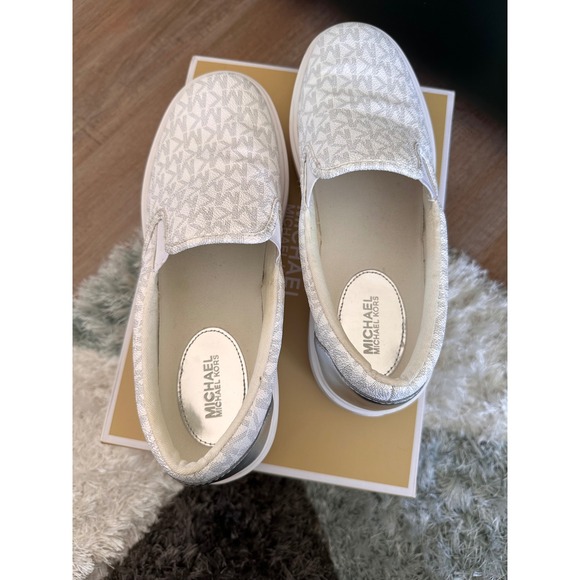 MICHAEL KORS Women's MK Logo Slip On Sneakers Bright White Size 8.5 - Picture 5 of 8
